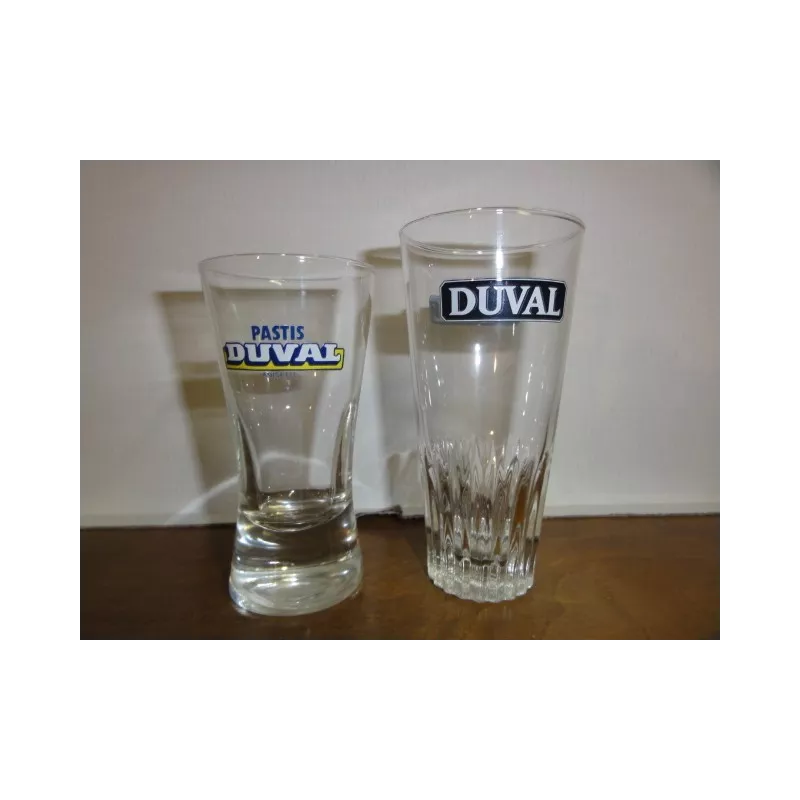 DEUX VERRES PASTIS DUVAL 