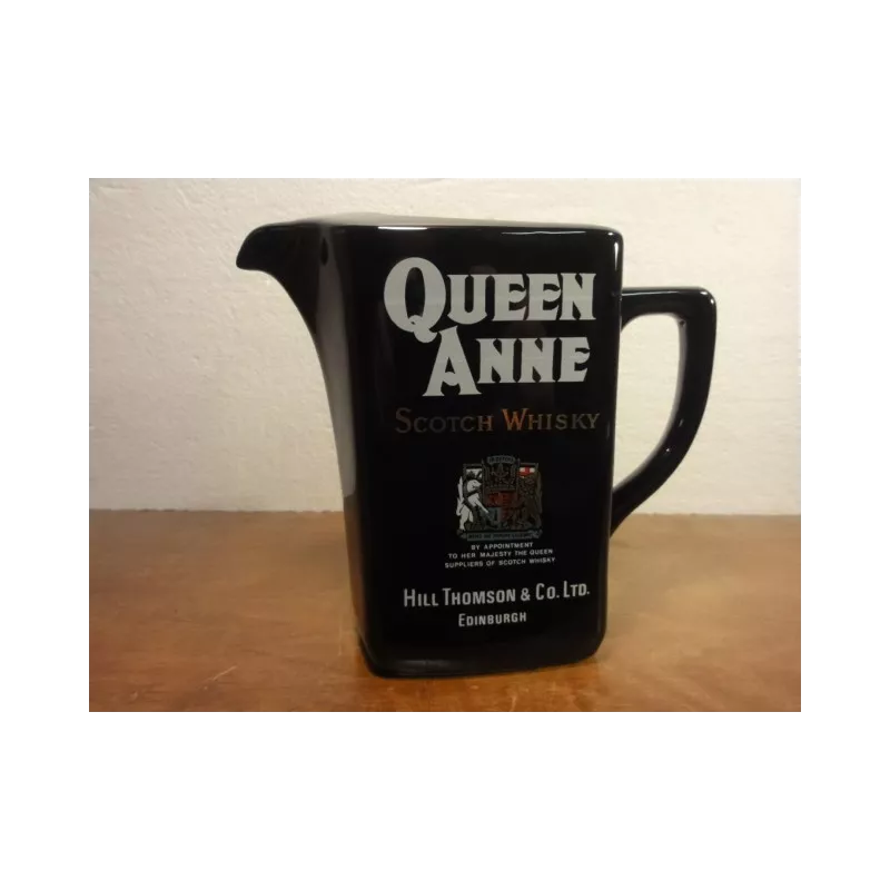 1 PICHET  WHISKY  QUEEN ANNE 