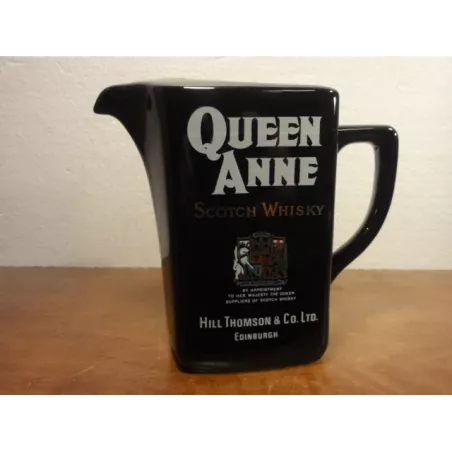 1 PICHET  WHISKY  QUEEN ANNE 