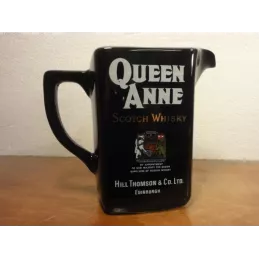 1 PICHET  WHISKY  QUEEN ANNE 