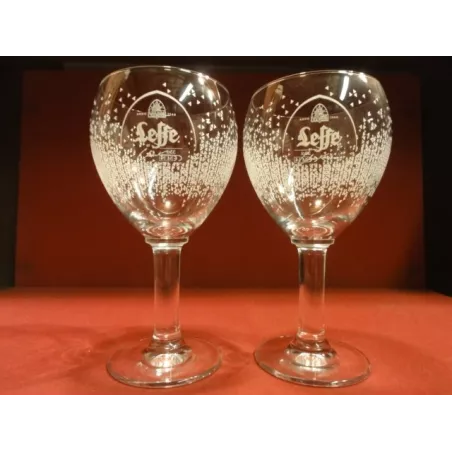 2 VERRES LEFFE 33CL COLLECTOR  BLANC