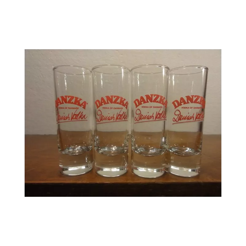 4 VERRES VODKA DANZKA 6 CL