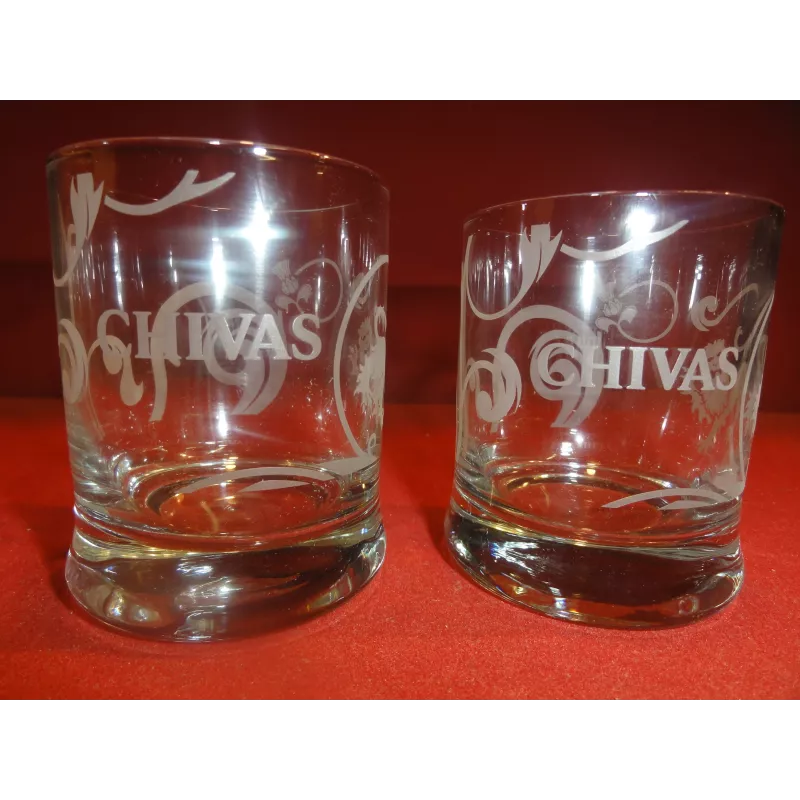 DEUX VERRES WHISKY  CHIVAS 