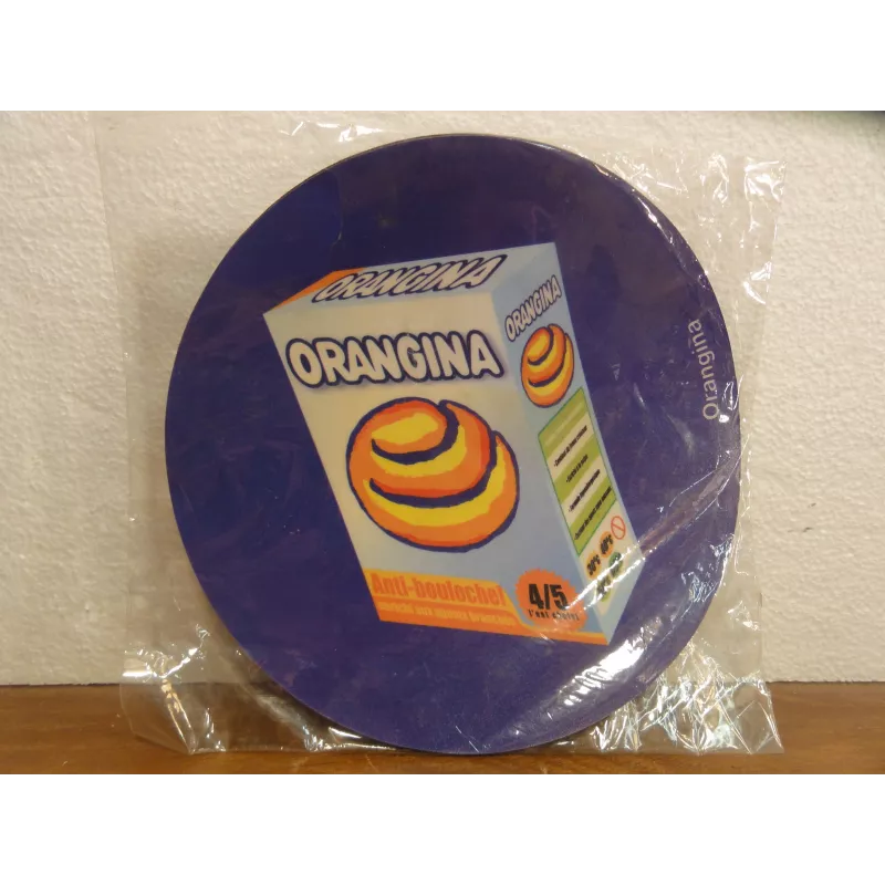 1 TAPIS DE SOURIS ORANGINA  EN MOUSSE