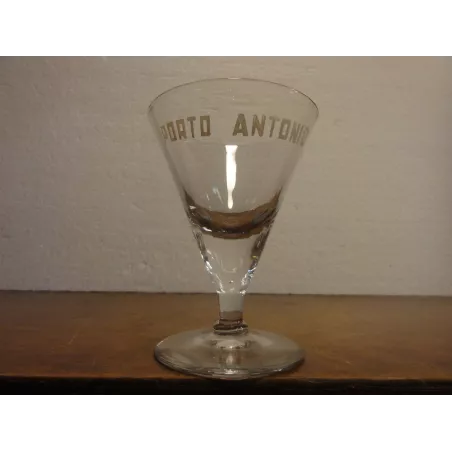 1 VERRE  A PORTO /  PORTO ANTONIO 