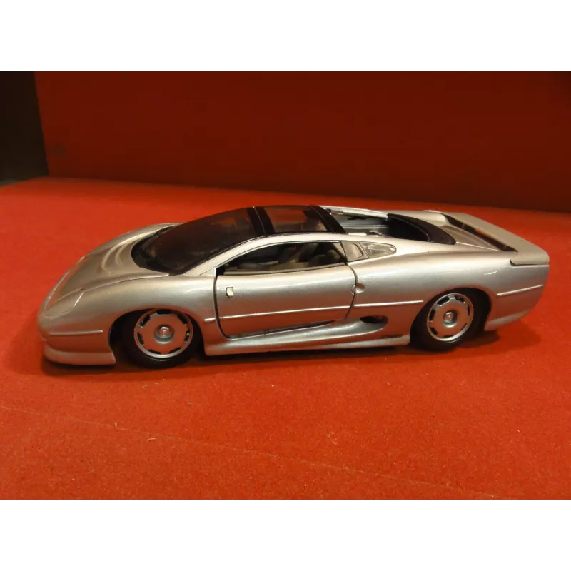 JAGUAR XJ220 MAISTO 1/24