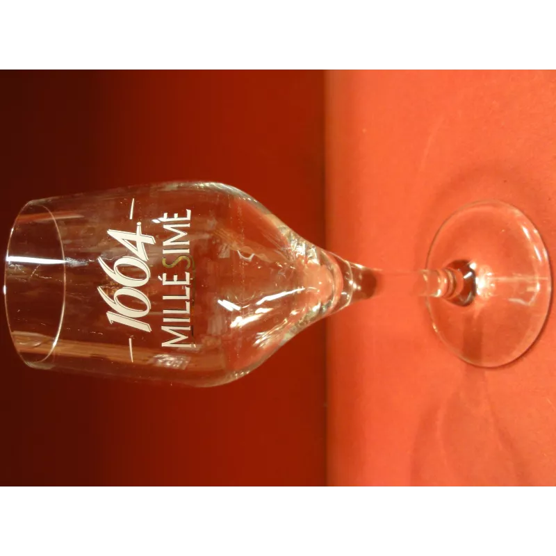 1 VERRE 1664 MILLESIME 25/33CL