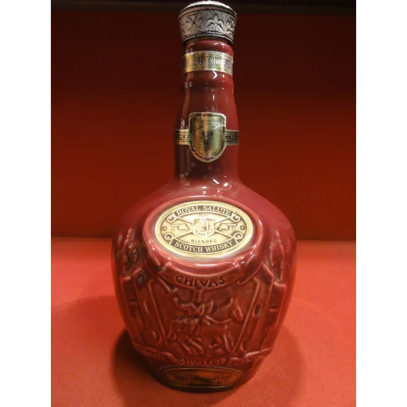 1 CRUCHON WHISKY CHIVAS 70CL