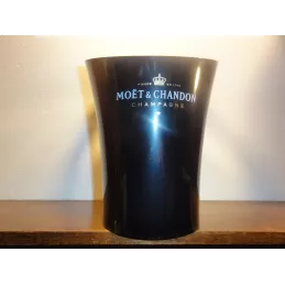 1 SEAU A CHAMPAGNE MOET&CHANDON