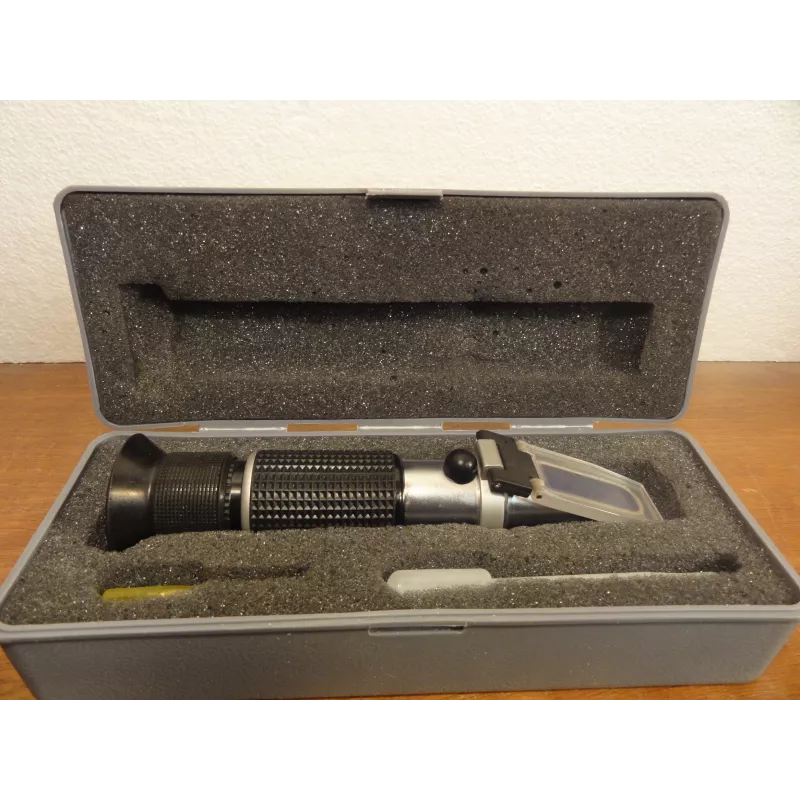 1 REFRACTOMETER POUR LE VIN 