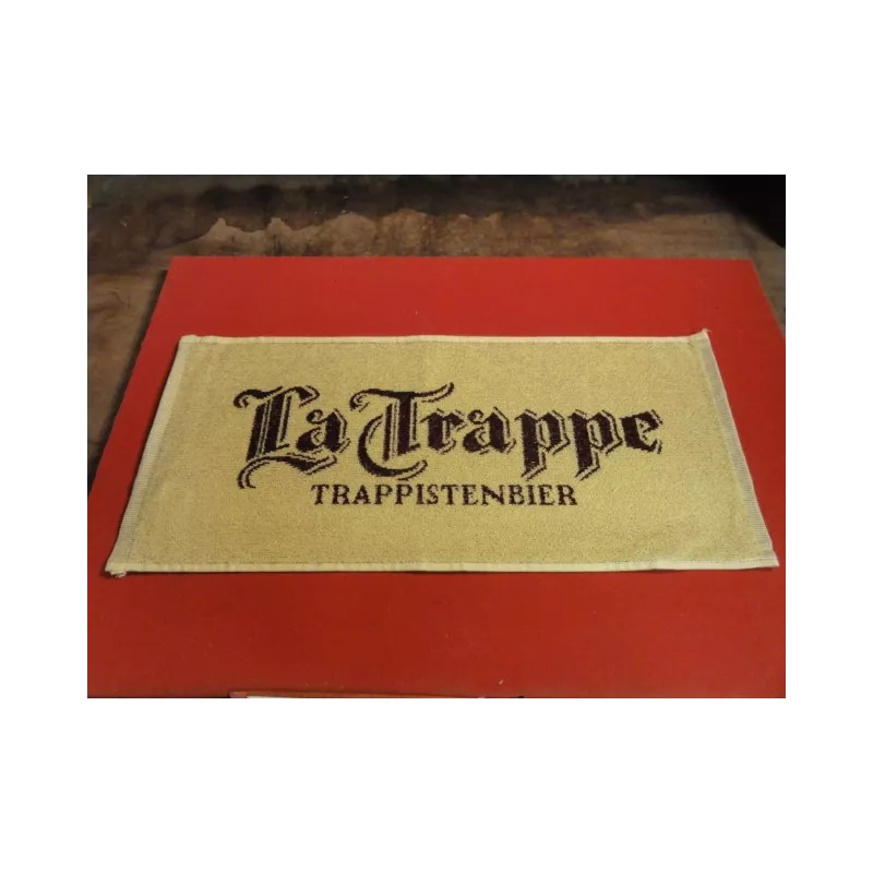 1 TAPIS DE BAR  LA TRAPPE 