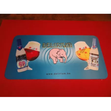 1 TAPIS DE BAR  DELIRIUM