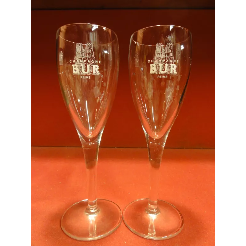 2 FLUTES A CHAMPAGNE  BUR REIMS