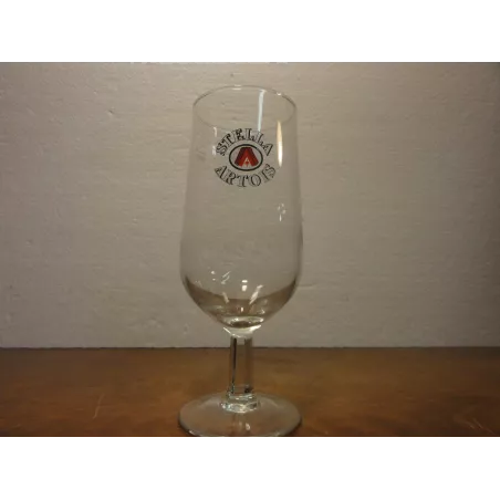 1 VERRE STELLA ARTOIS 25CL HT 17.50CM