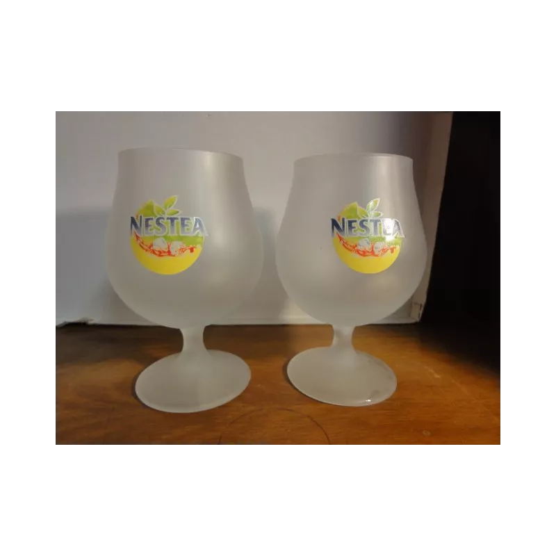 DEUX VERRES NESTEA GIVRES 