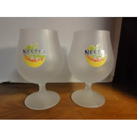 DEUX VERRES NESTEA GIVRES