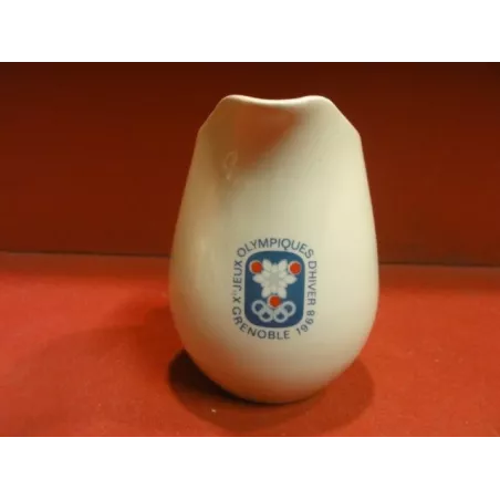 1 POT A LAIT JEUX OLYMPIQUES D'HIVER 1968