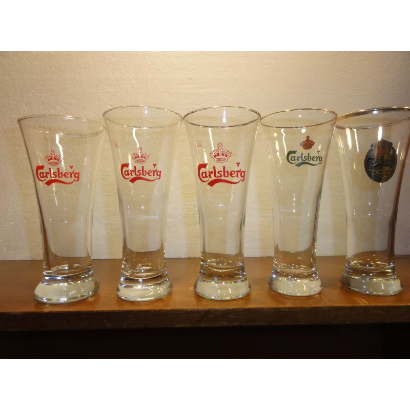 5 VERRES CARLSBERG 25CL DIFFERENTS