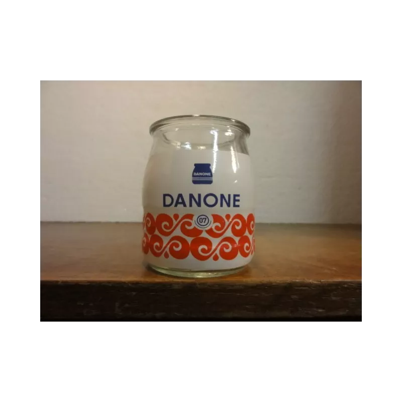 1 POT DE YAOURT DANONE  07