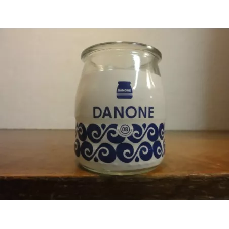 1 POT DE YAOURT DANONE  08