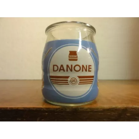 1 POT DE YAOURT DANONE  05