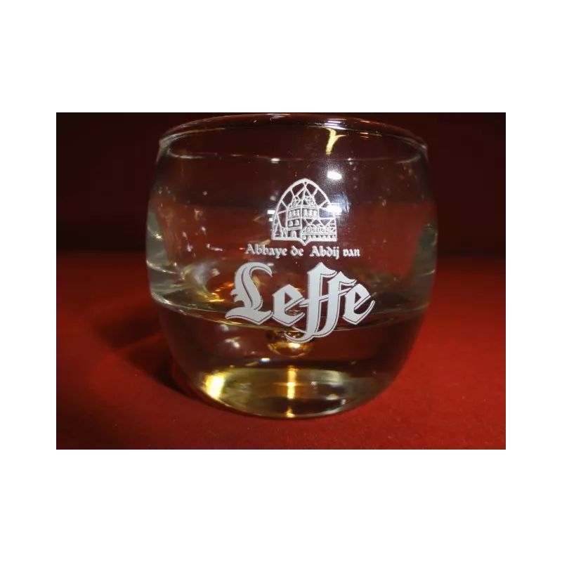 6 MINIS VERRES LEFFE  HT. 5.70CM