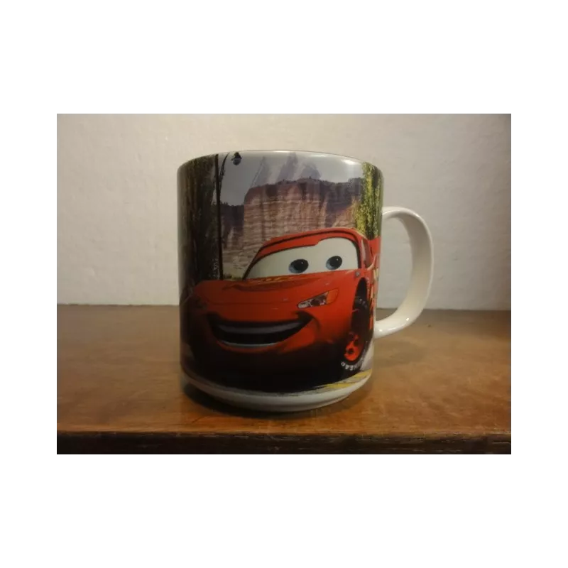 1 MUG DISNEY ANNEE 2008