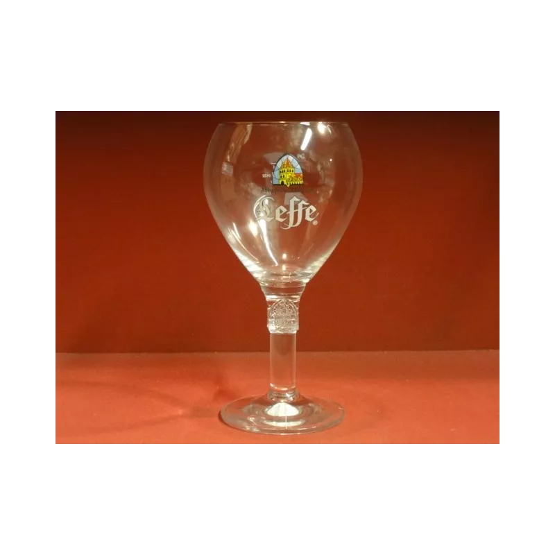 1 VERRE LEFFE 50CL NOUVEAU MODELE HT. 22CM