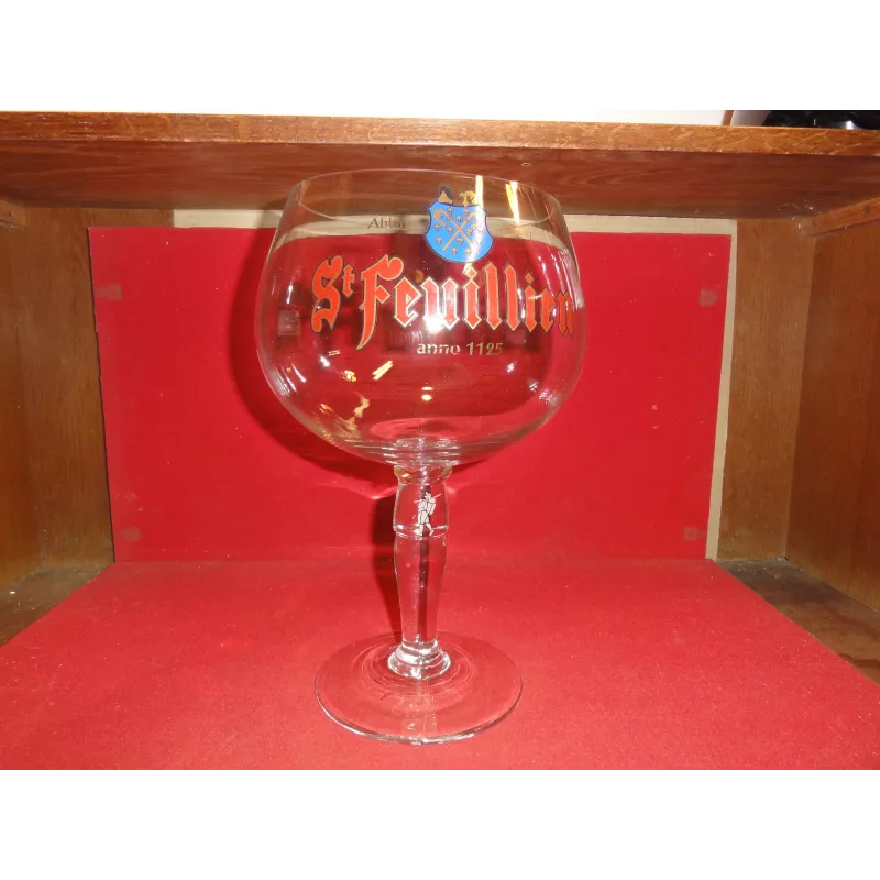 1 VERRE SAINT FEUILLIEN 3 LITRES