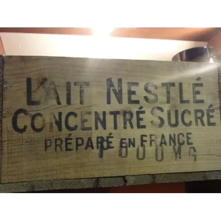 CAISSE EN BOIS  LAIT NESTLE