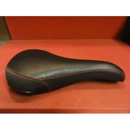 1 SELLE DE VELO