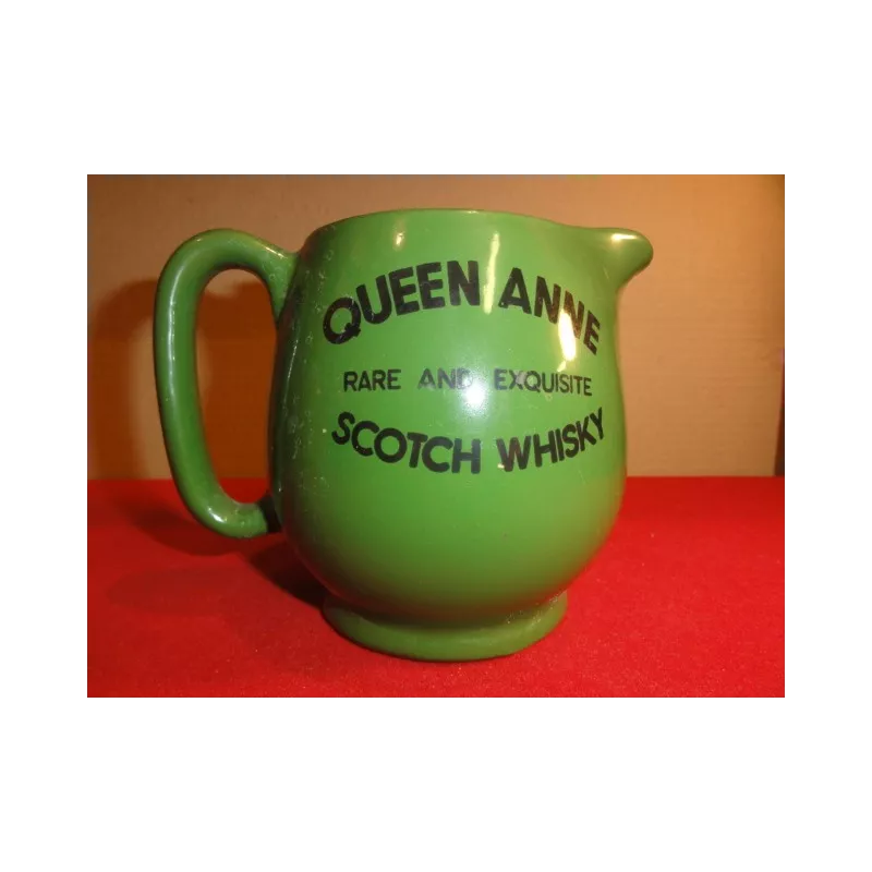 1 PICHET WHISKY QUEEN ANNE