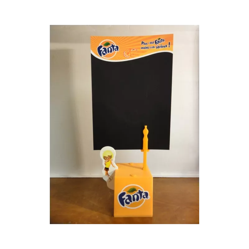 1 PRESENTOIR  FANTA 