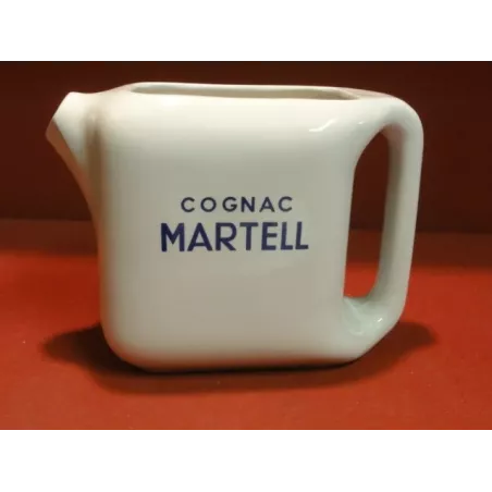 1 PICHET COGNAC MARTELL BLANC HT 13.50CM