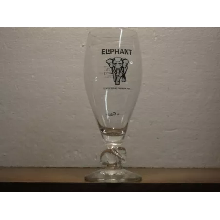 1 VERRE CARLSBERG ELEPHANT 25CL HT. 19.20CM