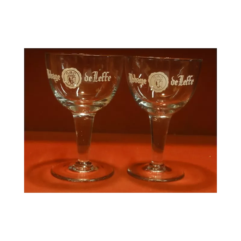 DEUX VERRES LEFFE 25CL HT. 17CM