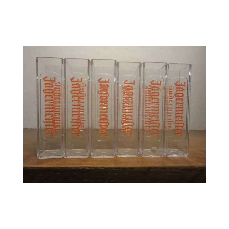 19 VERRES JAGERMEISTER HT. 8.50CM 3CL