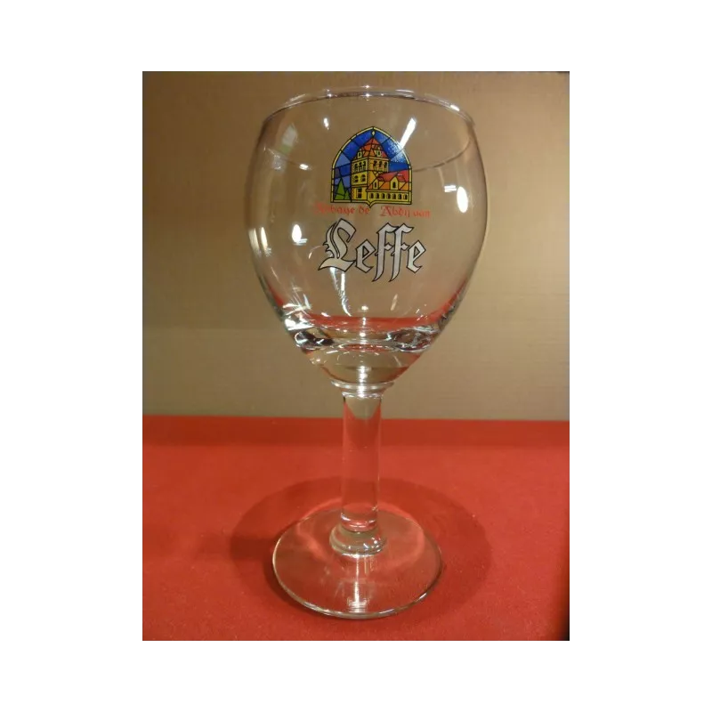 1 VERRE LEFFE 33 CL 