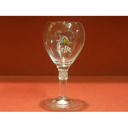 1 VERRE LEFFE 15CL  HT 16.60CM