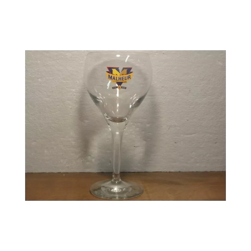 1 VERRE MALHEUR 25CL HT. 19.70CM