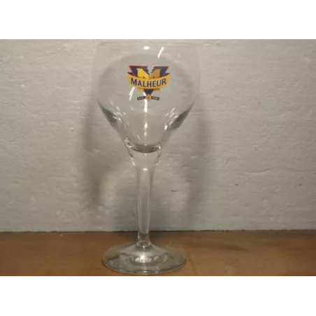 1 VERRE MALHEUR 25CL HT. 19.70CM