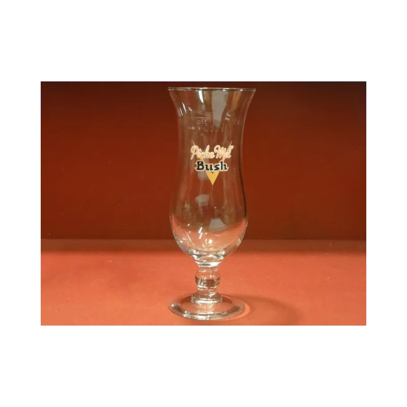 1 VERRE BUSH 25/33CL HT. 20.80CM