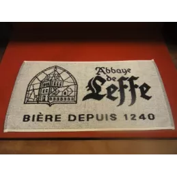 1 TAPIS DE BAR LEFFE  48CM X24CM