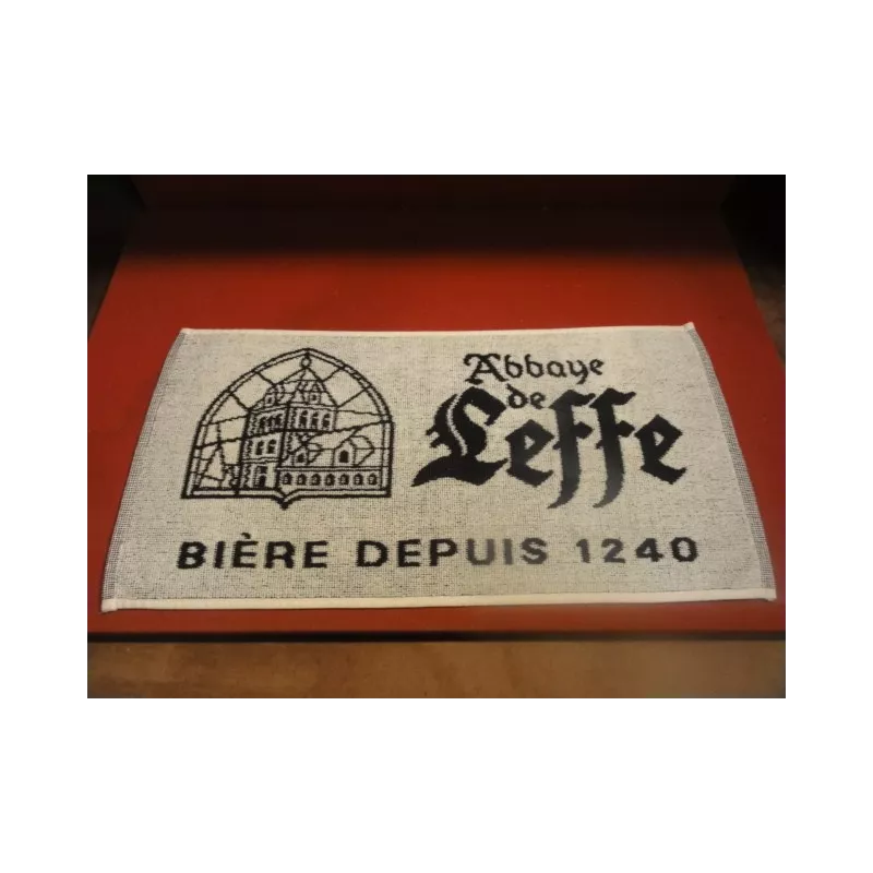 1 TAPIS DE BAR LEFFE  48CM X24CM