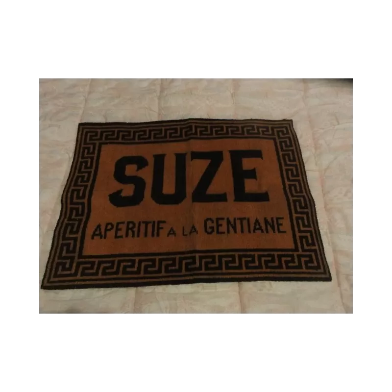 1 TAPIS DE CARTES SUZE 70CM X50CM