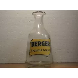 1 CARAFE  UN BERGER 