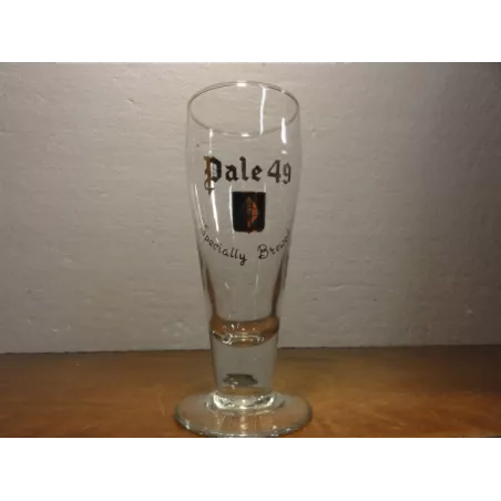 1 VERRE PALE 49 25CL  HT. 16.80CM