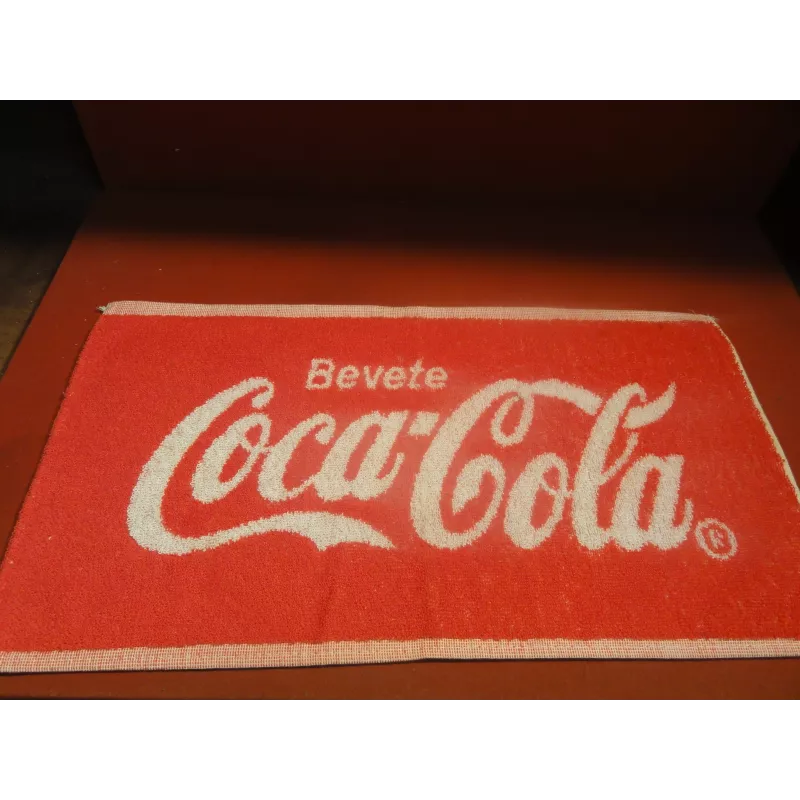 1 TAPIS DE BAR COCA-COLA  49CM X26CM