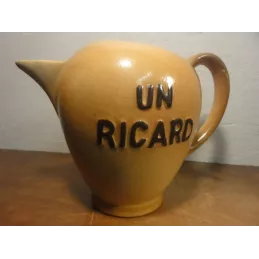 1 PICHET UN  RICARD 1 LITRE ( petit pied)