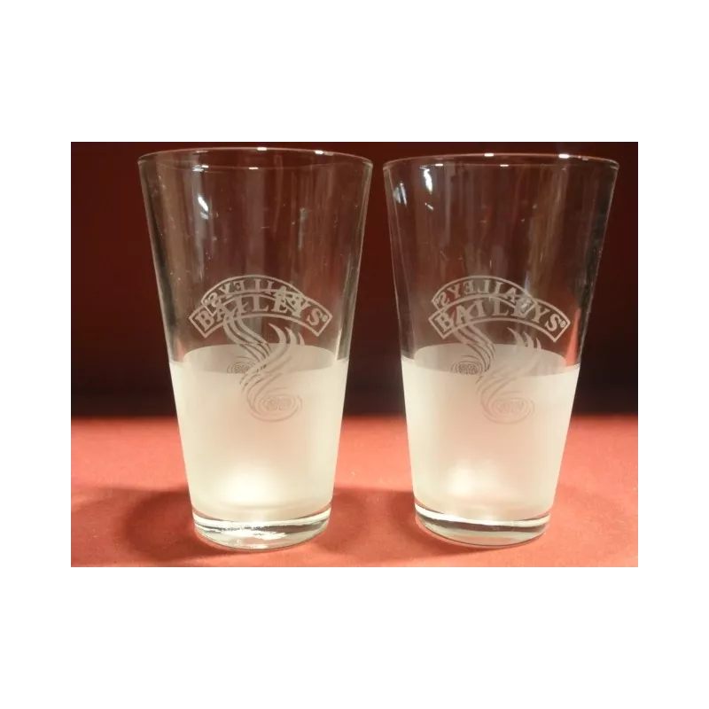 DEUX VERRES BAILEY'S HT. 13.20CM